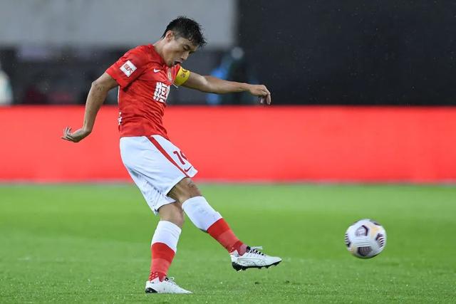 杨瀚森25+10青岛胜江苏 新疆力克广厦取11连胜