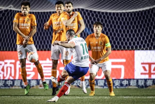 欧联杯-B费绝杀马奎尔失误 曼联2-1格拉斯哥流浪